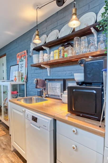 Beautiful Home Away From Home Near Stockholm City Saltsjöbaden Екстериор снимка